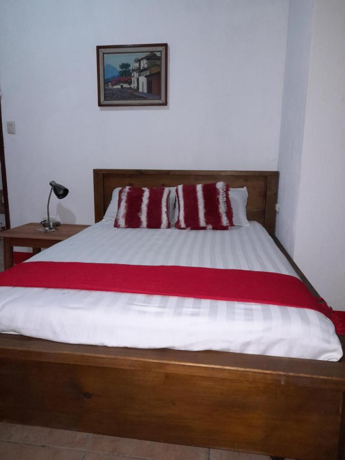 Hostal Blood Moon Rio Dulce Exterior photo