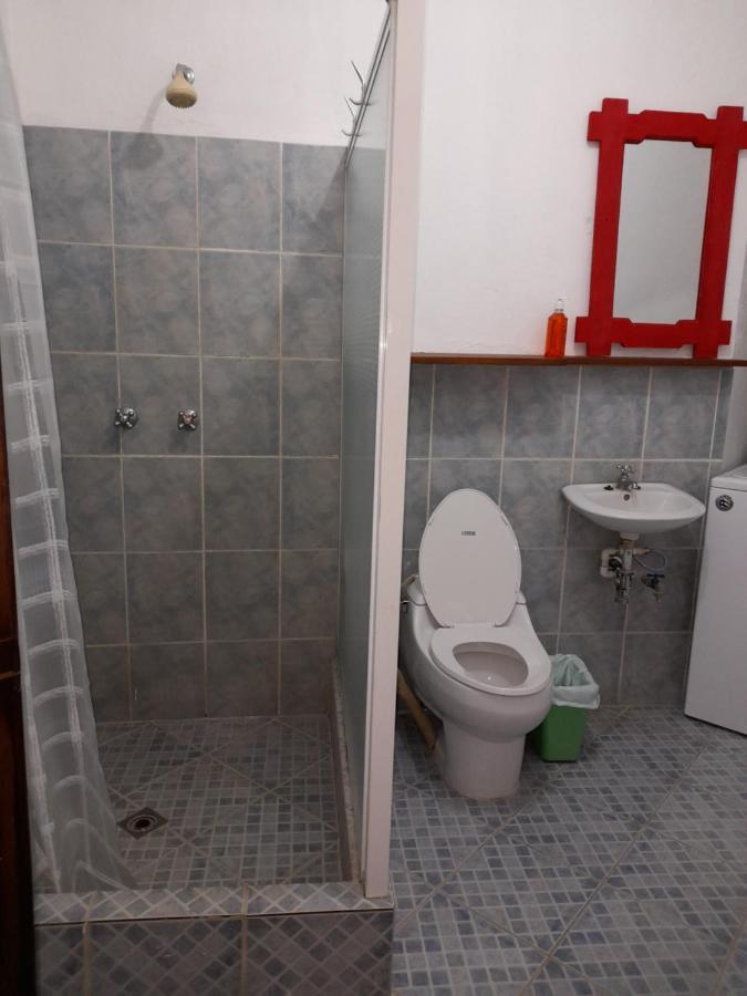 Hostal Blood Moon Rio Dulce Exterior photo