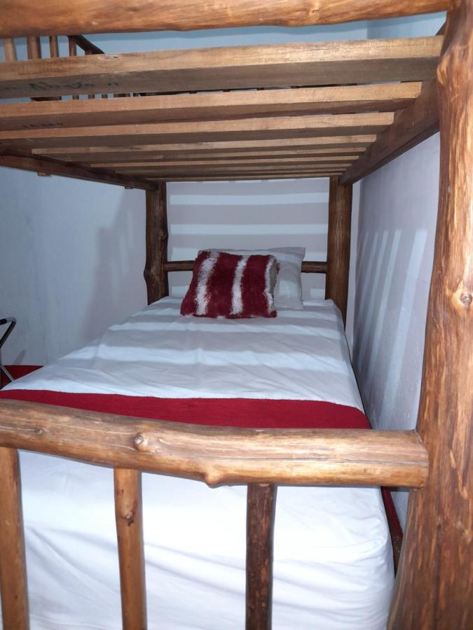 Hostal Blood Moon Rio Dulce Exterior photo