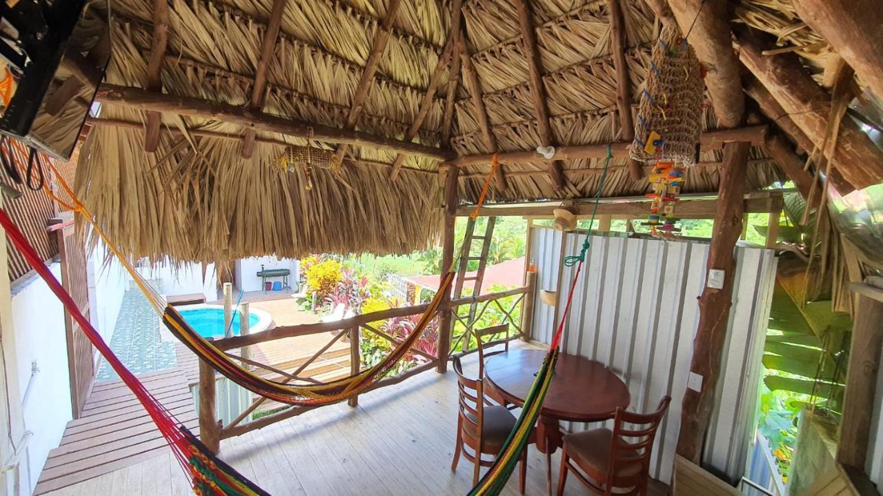 Hostal Blood Moon Rio Dulce Exterior photo