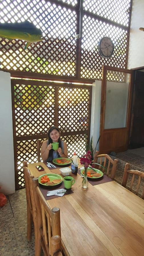 Hostal Blood Moon Rio Dulce Exterior photo