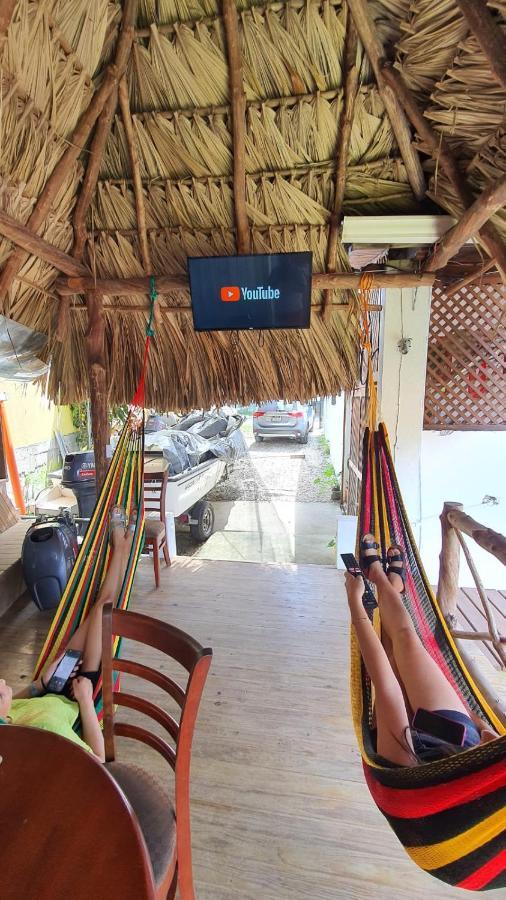 Hostal Blood Moon Rio Dulce Exterior photo