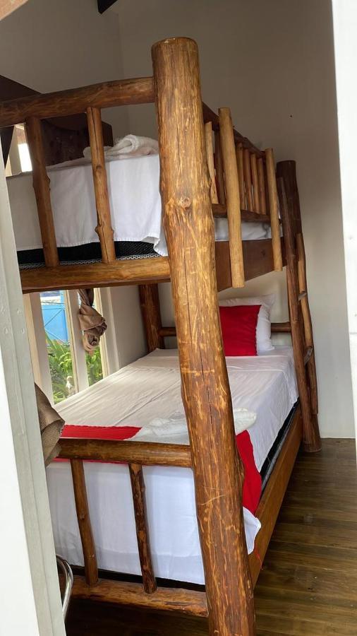 Hostal Blood Moon Rio Dulce Exterior photo